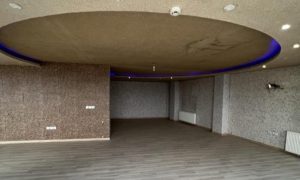 آپارتمان ۲۰۹ متری واقع در خیابان دفاع مقدس.