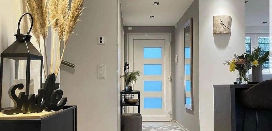 تک واحدی فوق مجلل دو نبش خیابان برق قابل معاوضه