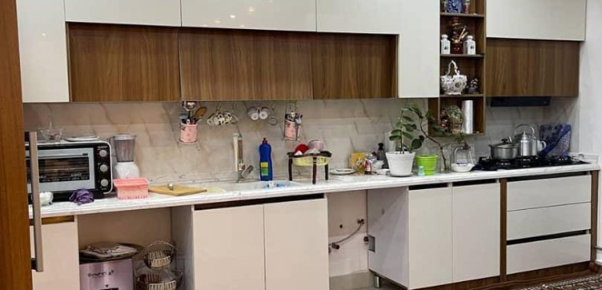 آپارتمان ۱۶۵ متری تک واحد در حد کلید نخورده فاضل