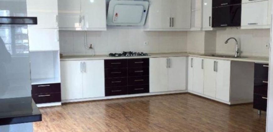 آپارتمان 250 متری کلید نخورده / بَر استادان