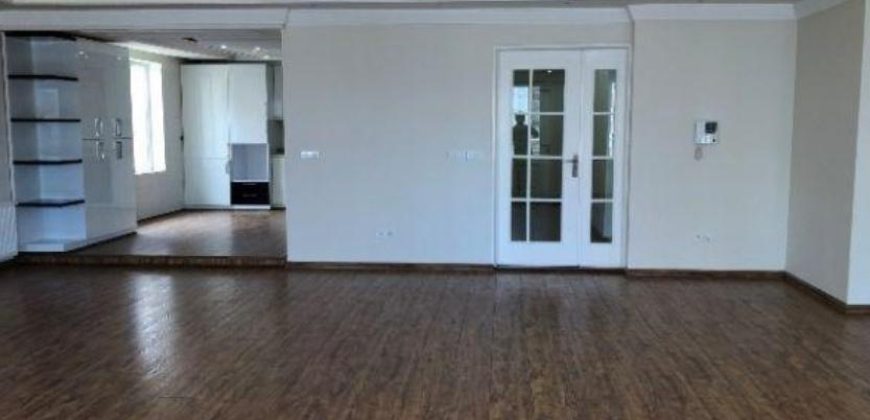 آپارتمان 250 متری کلید نخورده / بَر استادان