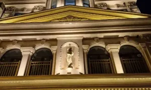 آپارتمان خیابان حضرت پور