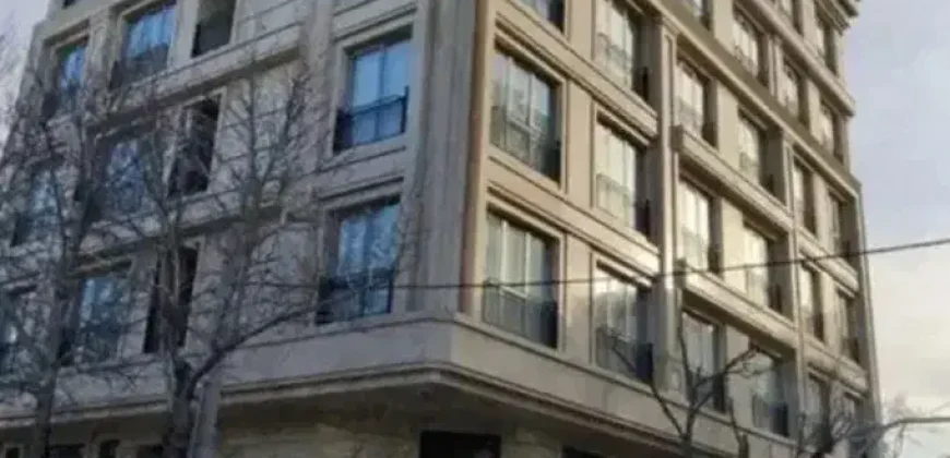 آپارتمان خیابان میلانی